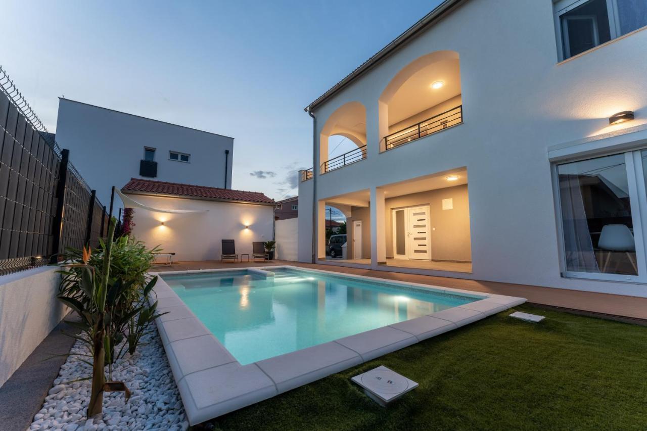 Bernie Apartments With A Pool Zadar Buitenkant foto