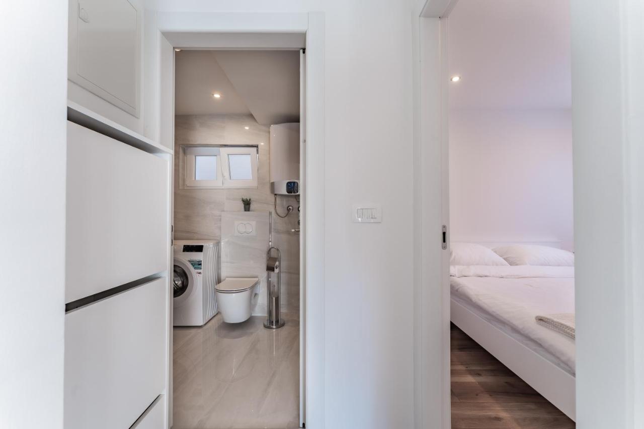 Bernie Apartments With A Pool Zadar Buitenkant foto