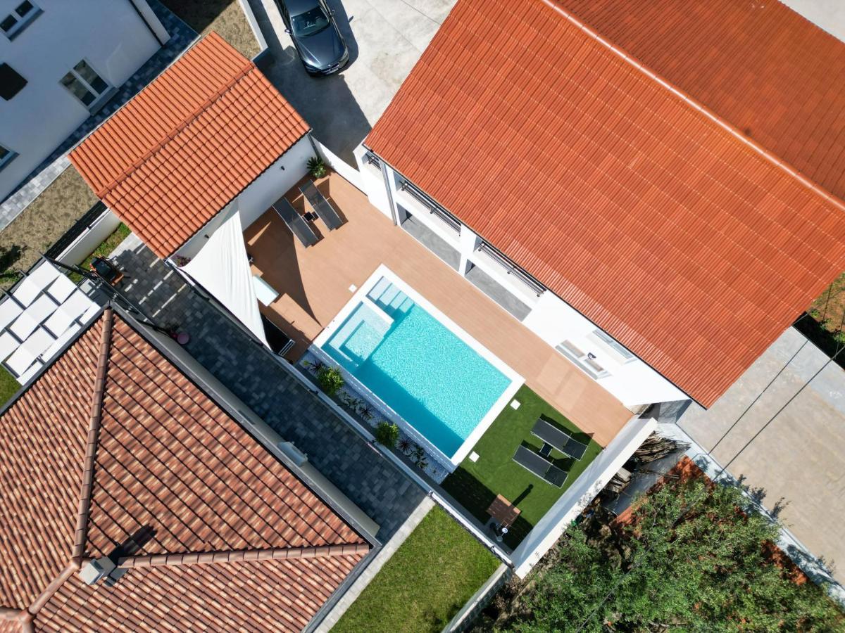 Bernie Apartments With A Pool Zadar Buitenkant foto