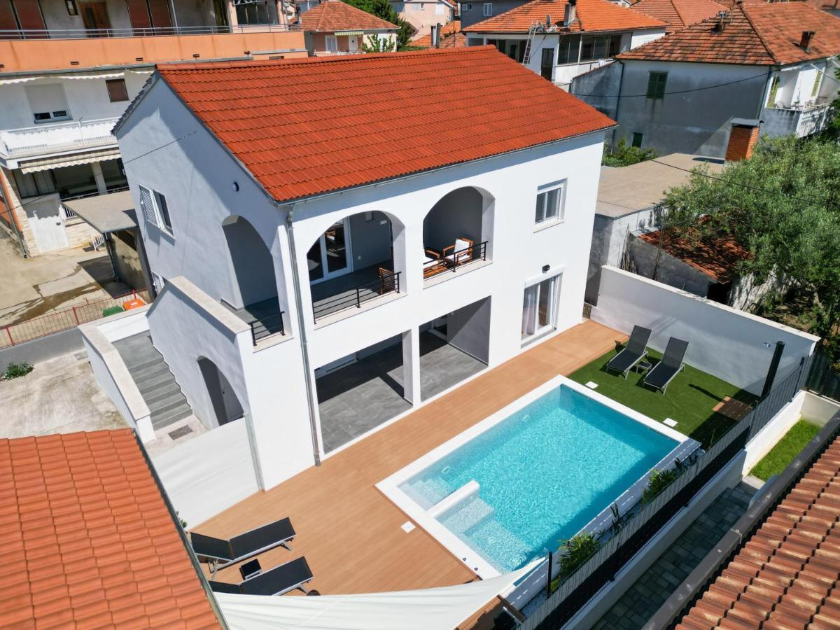 Bernie Apartments With A Pool Zadar Buitenkant foto